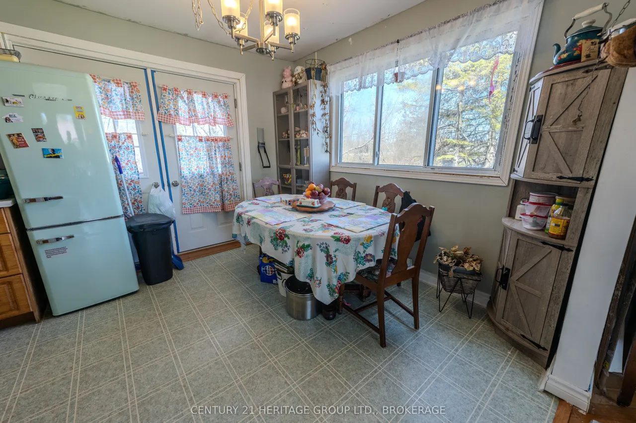 181 Melville Road — photo 9