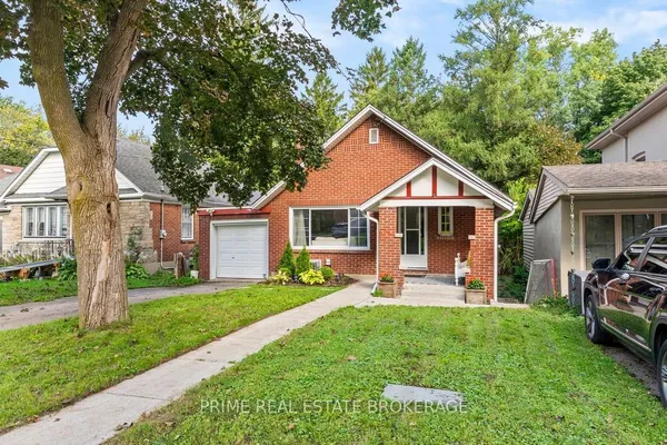 586 Victoria Street — photo 2