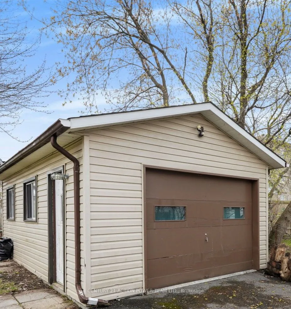 983 Chapman Street — photo 3