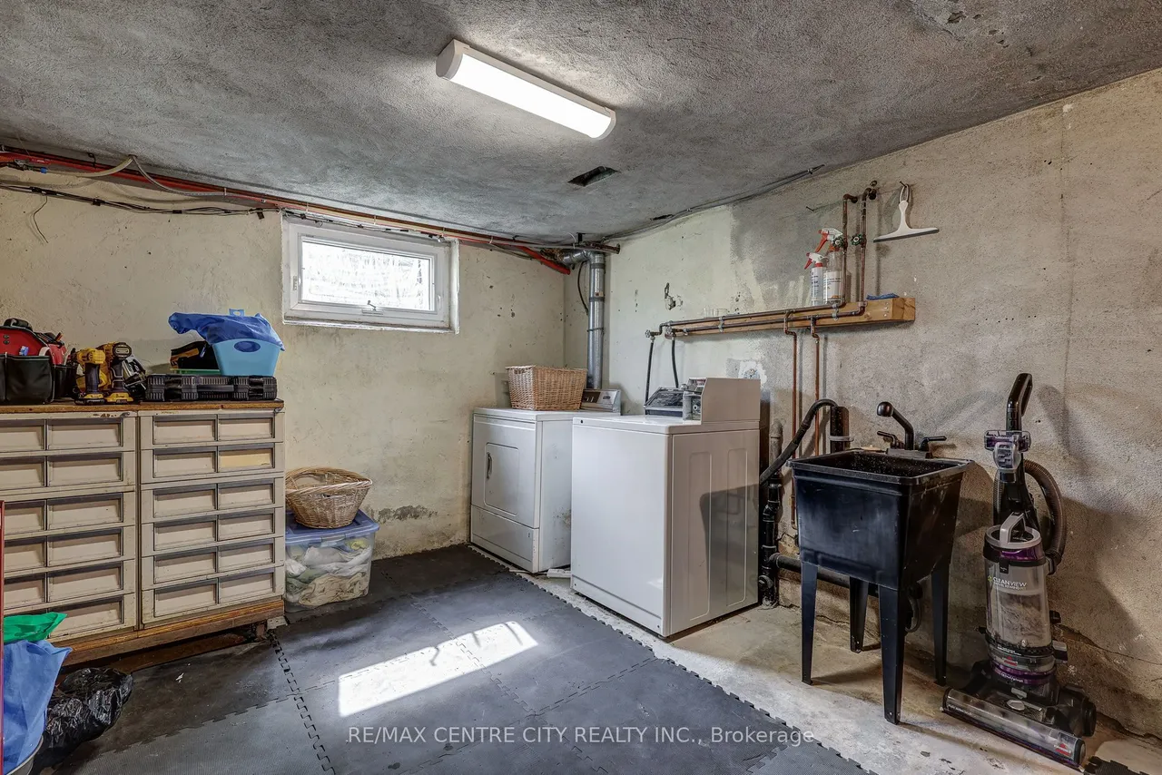587 Lambton Street — photo 47