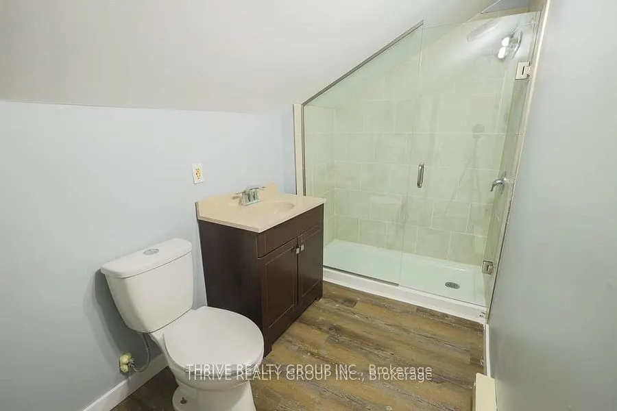 211 Clarence Street — photo 11