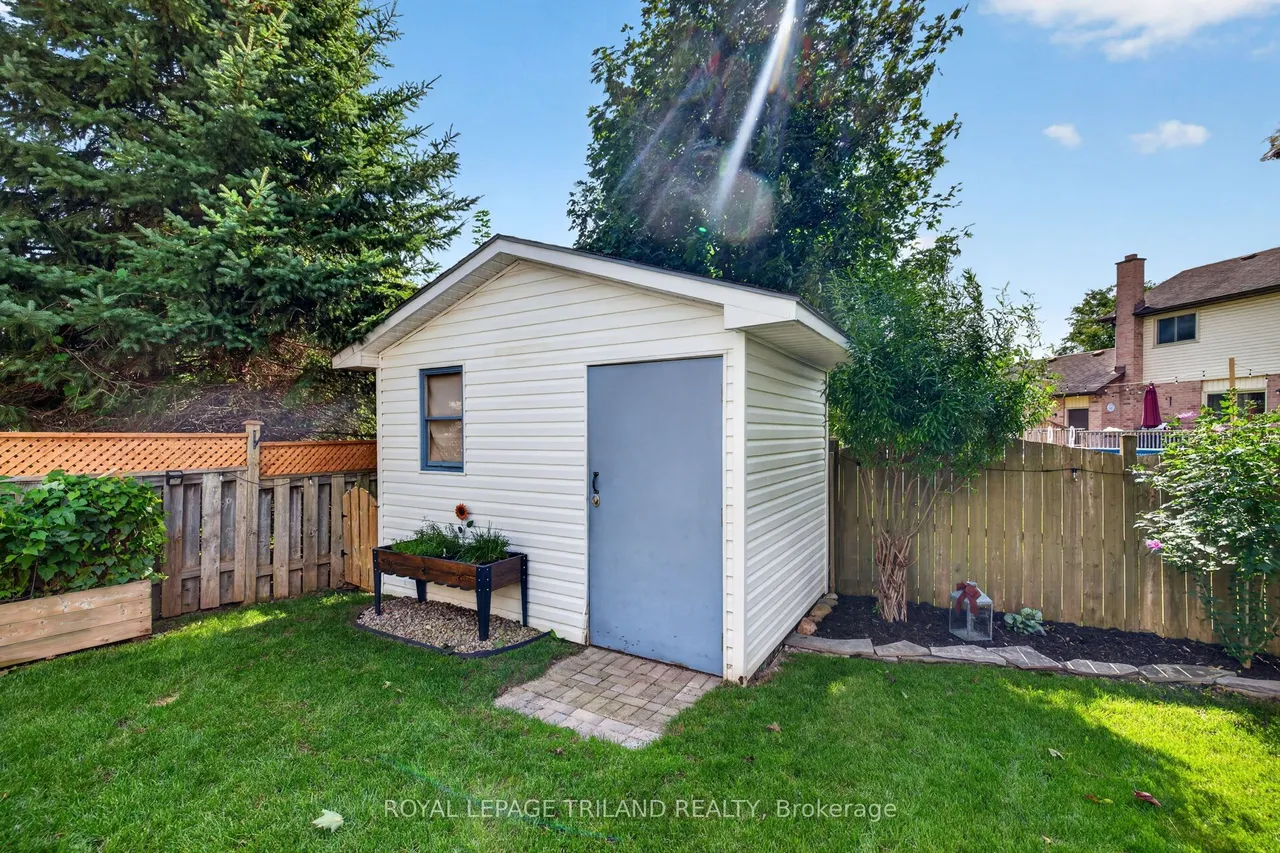 44 Speight Crescent — photo 40