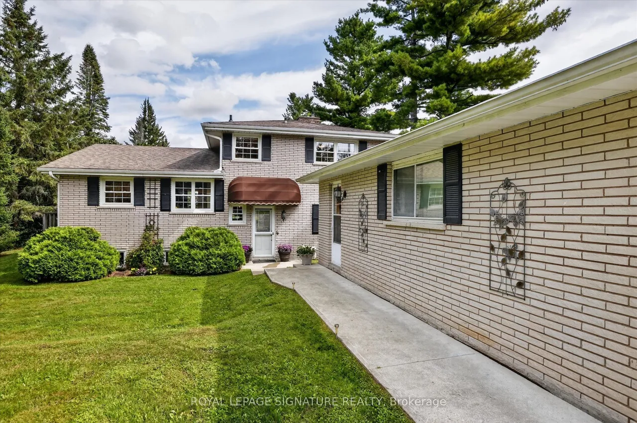 16 Lawrence Street S — photo 3