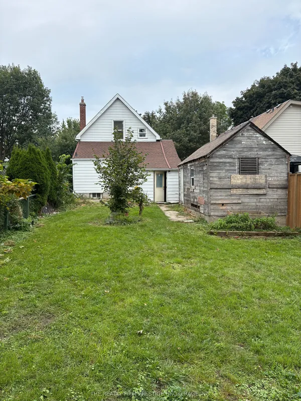 767 Elias Street N — photo 2
