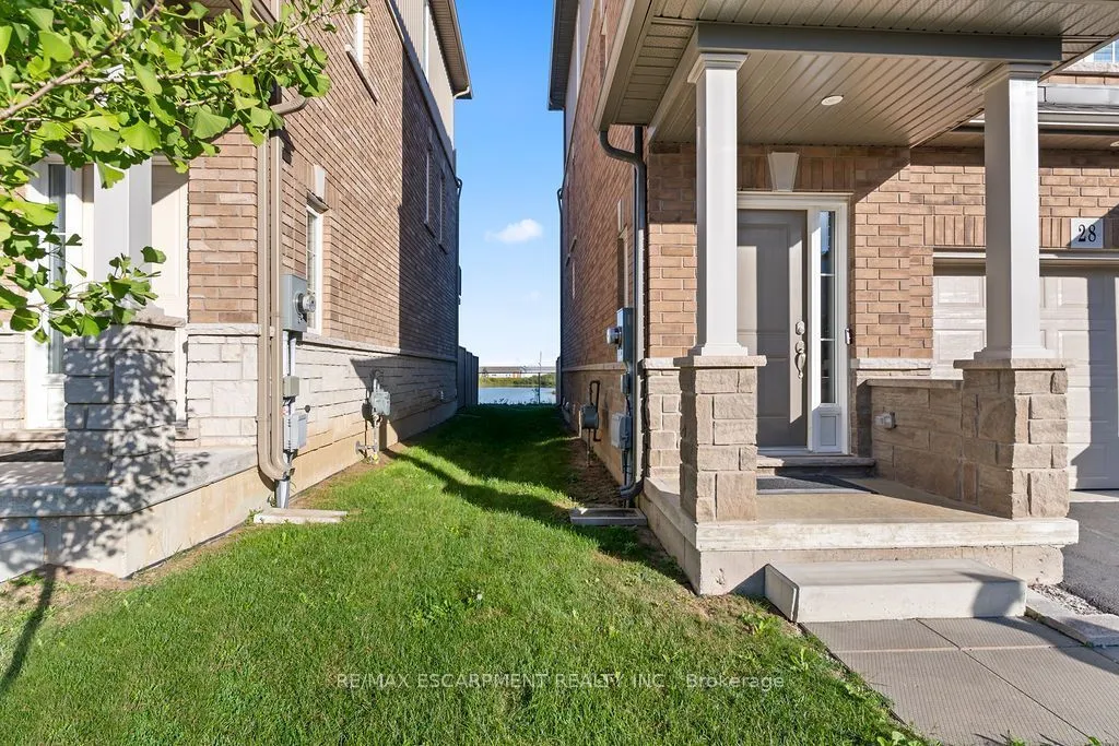 28 Canary Grass Boulevard — photo 41