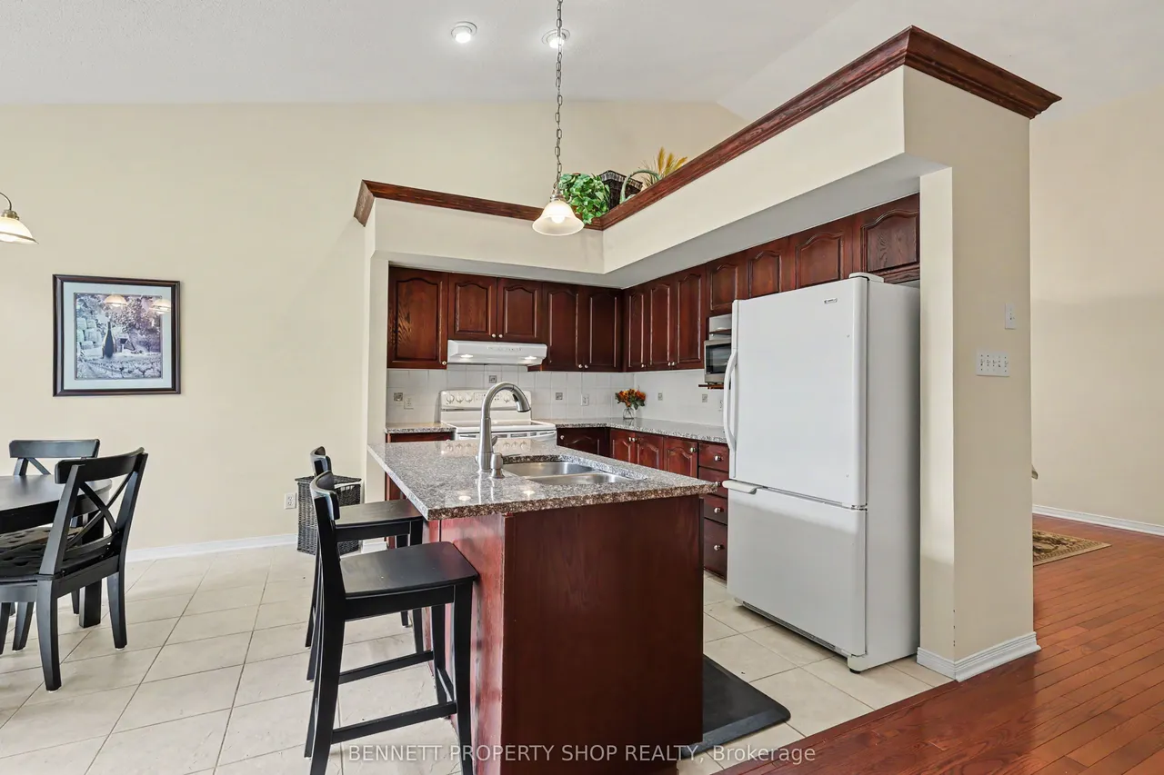 4 Burnstead Crescent — photo 3