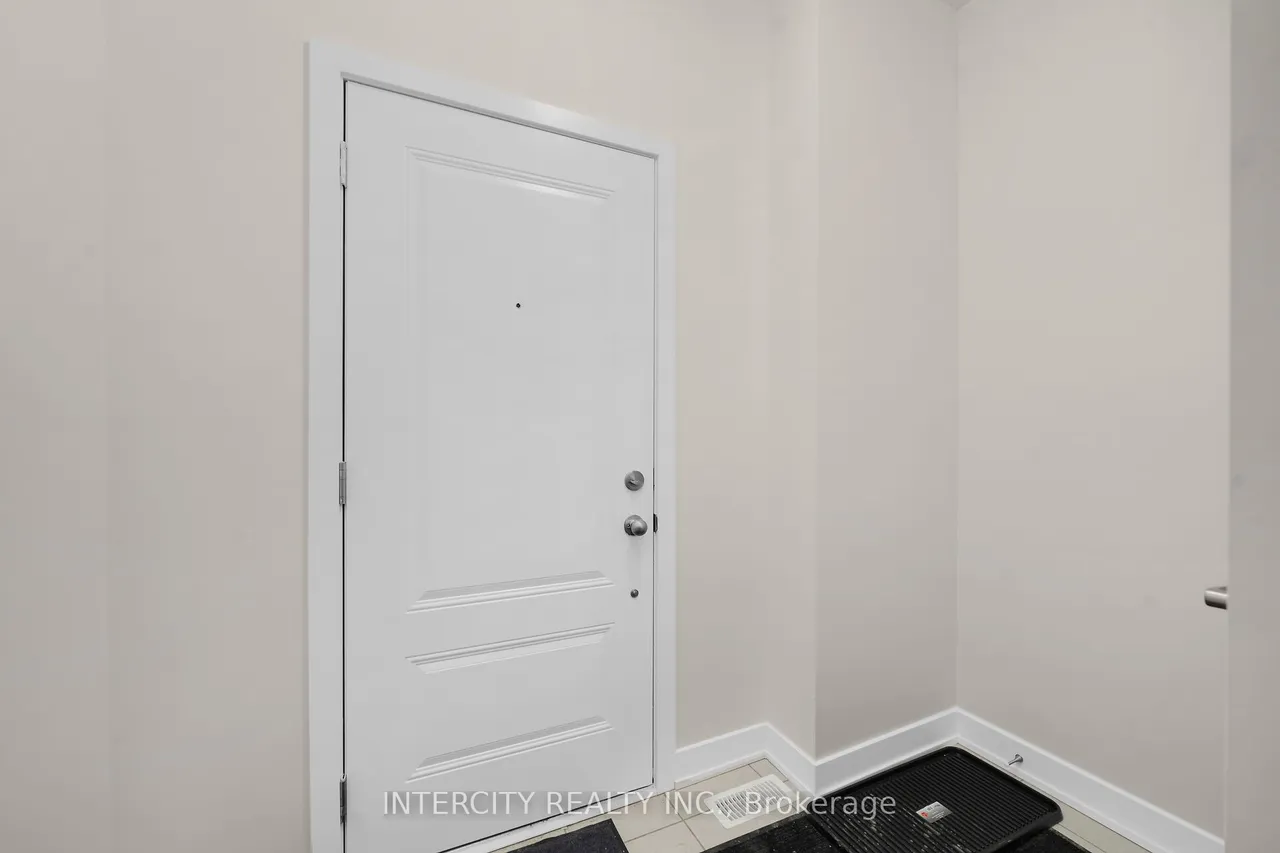 100 Walden Drive — photo 3