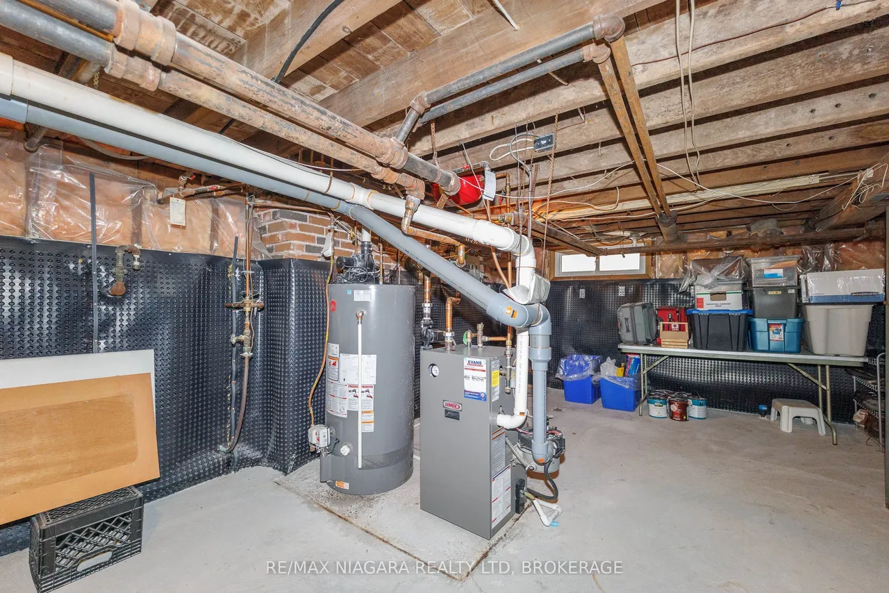 4864 SIMCOE Street — photo 32