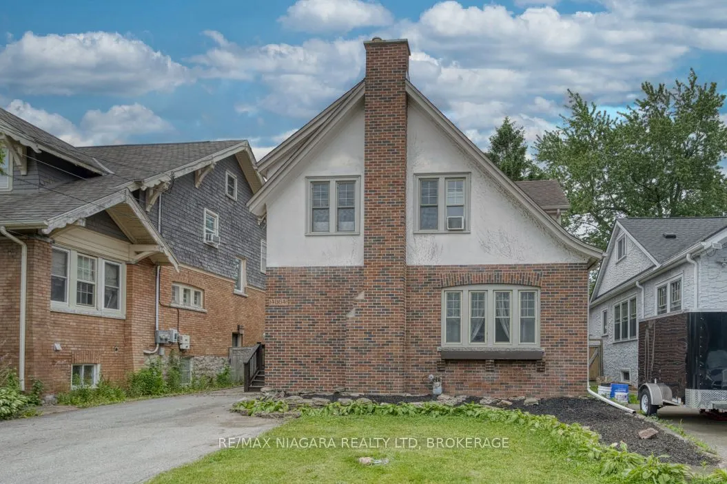 4864 SIMCOE Street