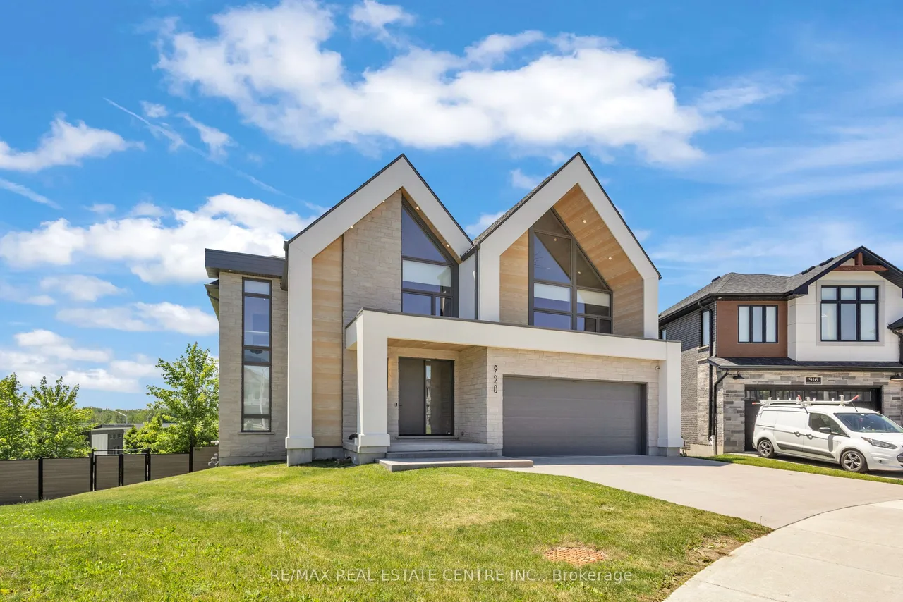 920 Thomas Pedder Court — photo 2