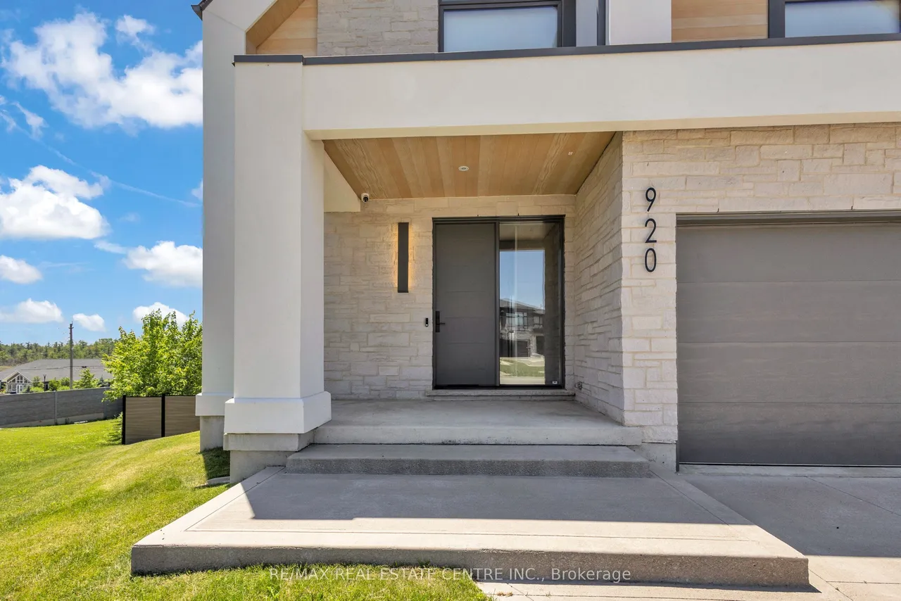 920 Thomas Pedder Court — photo 3