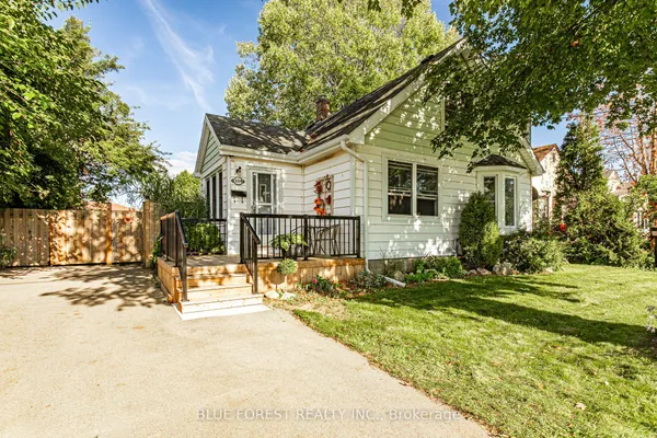 354 Calgary Street — photo 2