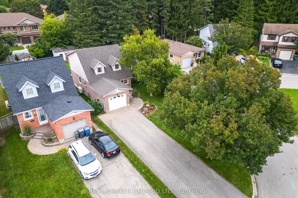 14 Pamela Place — photo 2