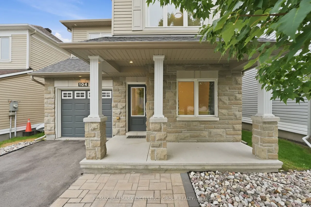 104 Onyx Crescent — photo 2