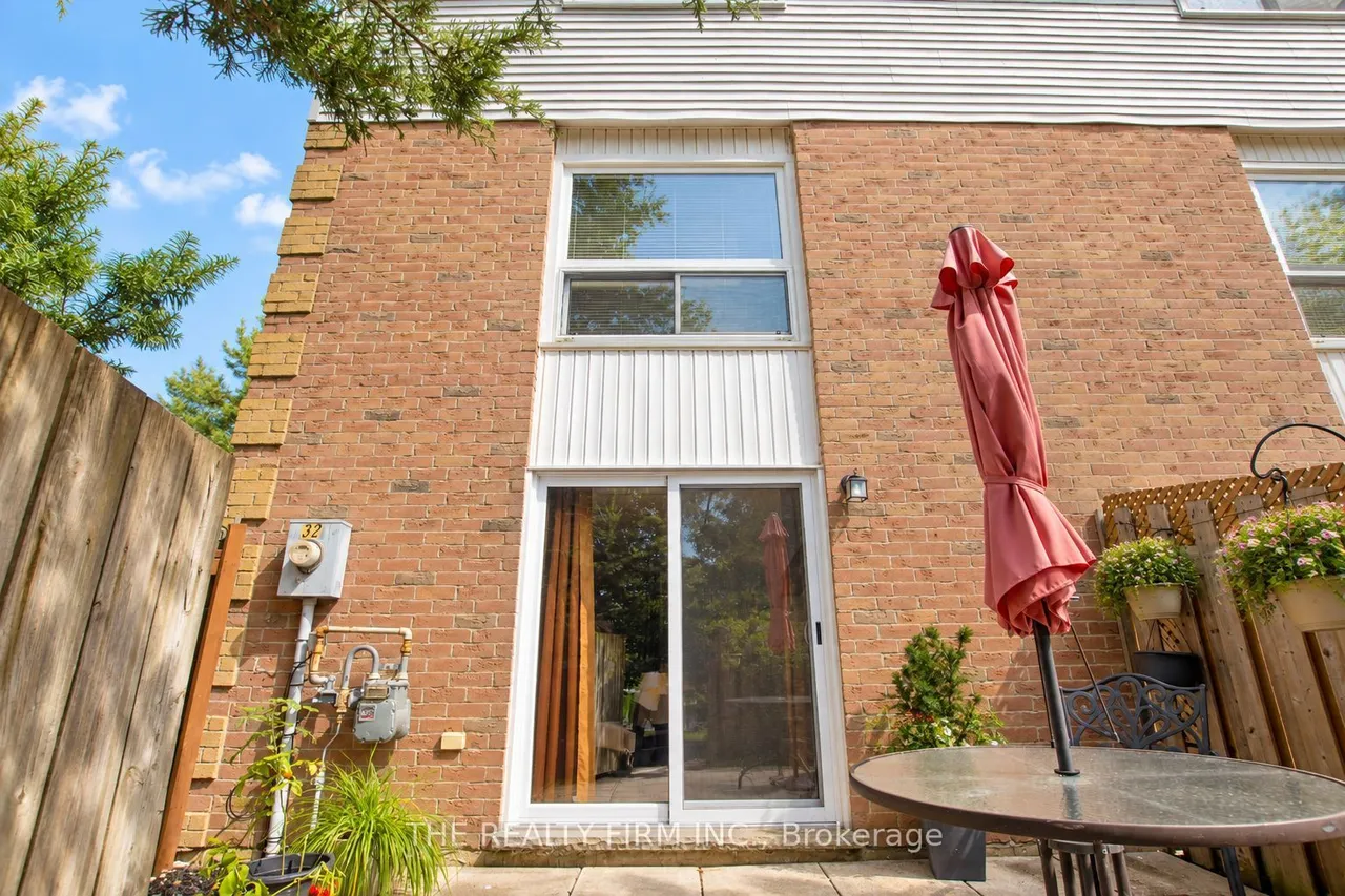 110 Deveron Crescent — photo 39