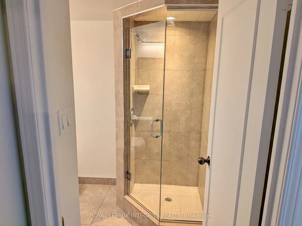 435 Albert Street — photo 16