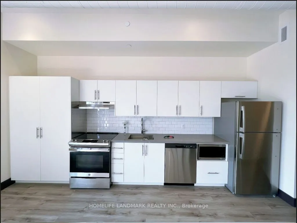 121 King Street E — photo 3