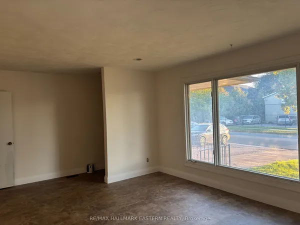 893 Ford Street — photo 2