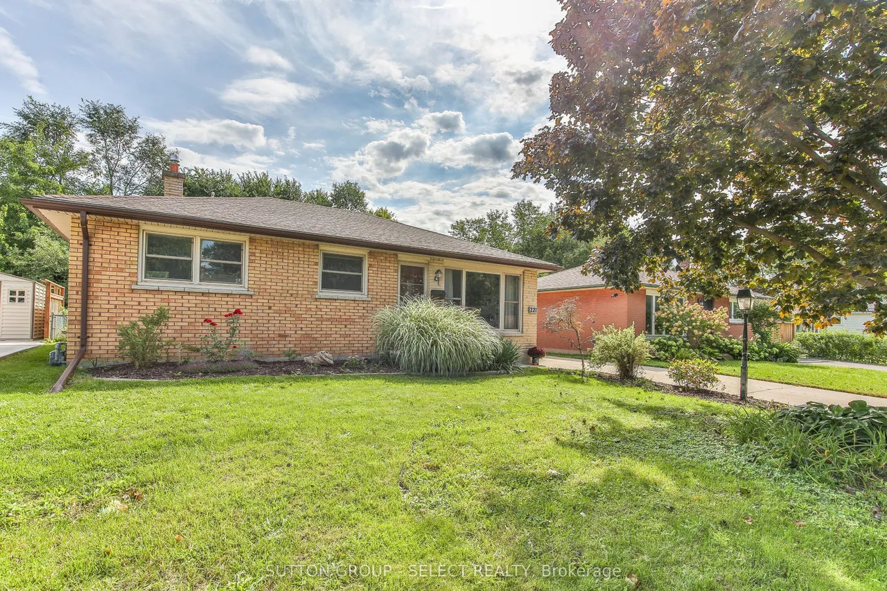 221 Manitoulin Drive — photo 3