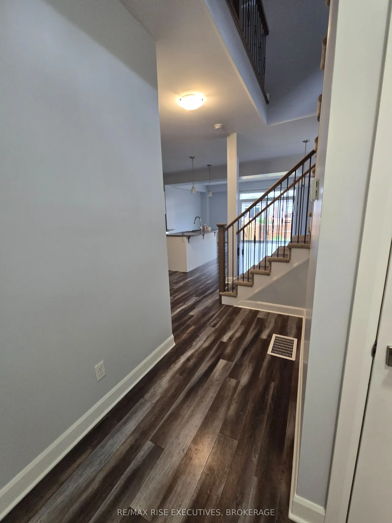 1390 Andersen Drive — photo 3