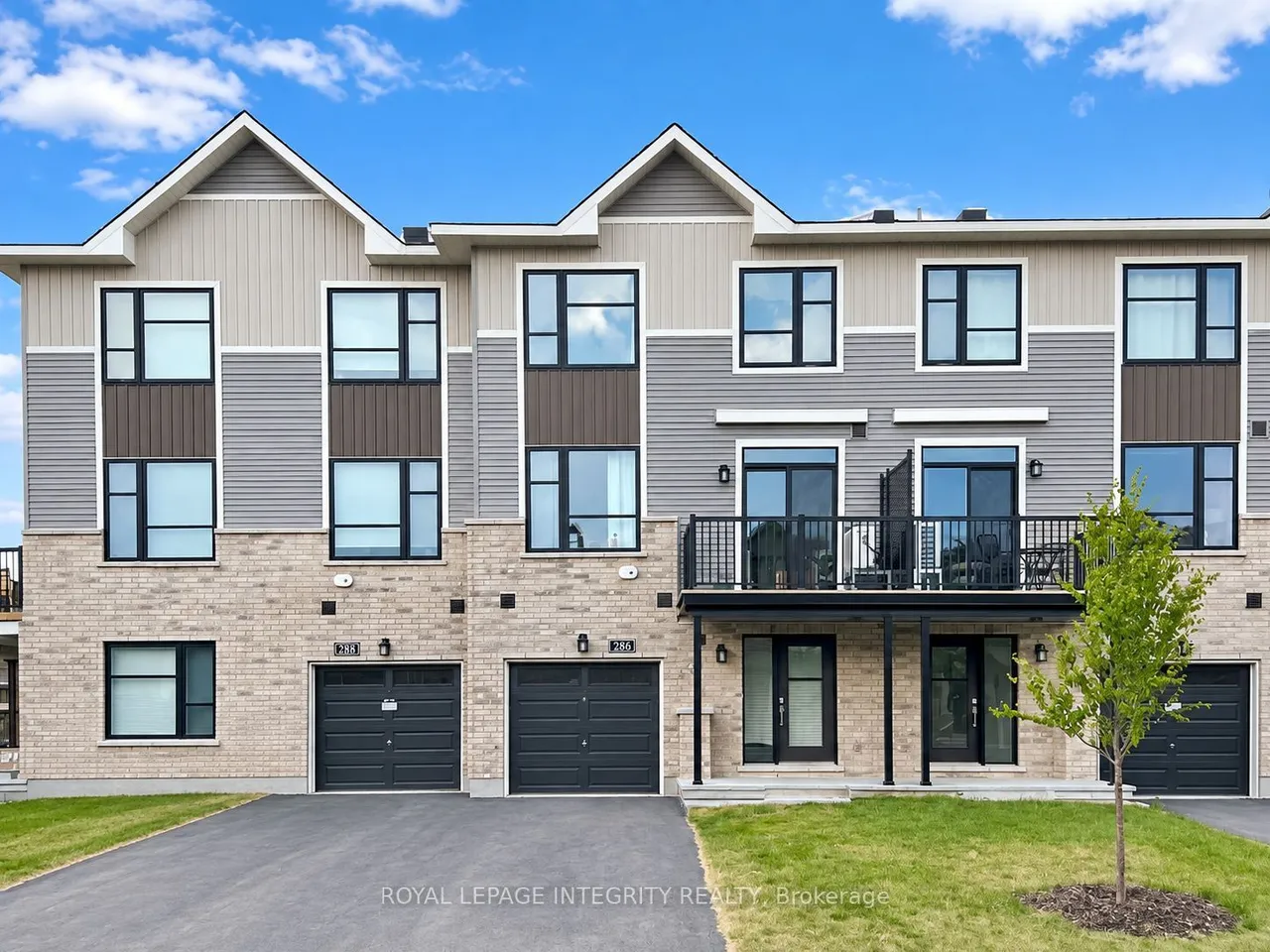 286 Elsie Macgill Walk