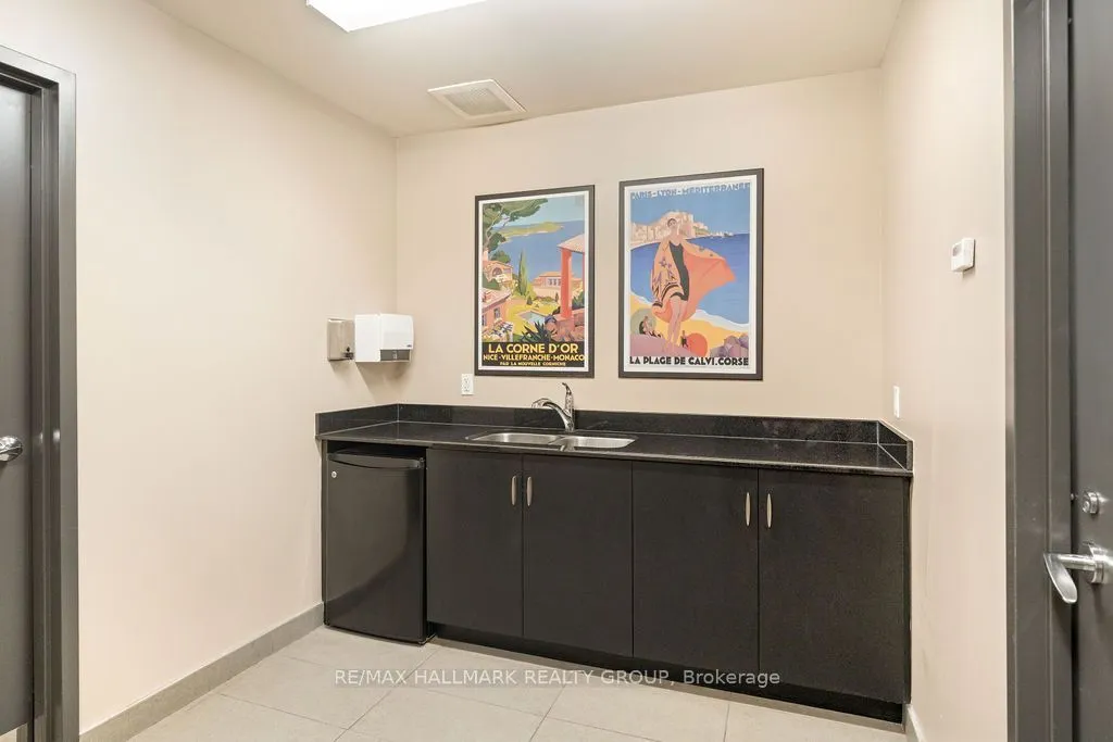 235 Kent Street — photo 38