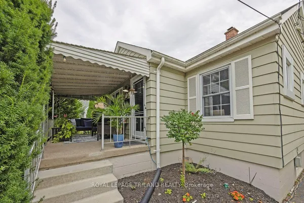 47 Alexandra Street — photo 2