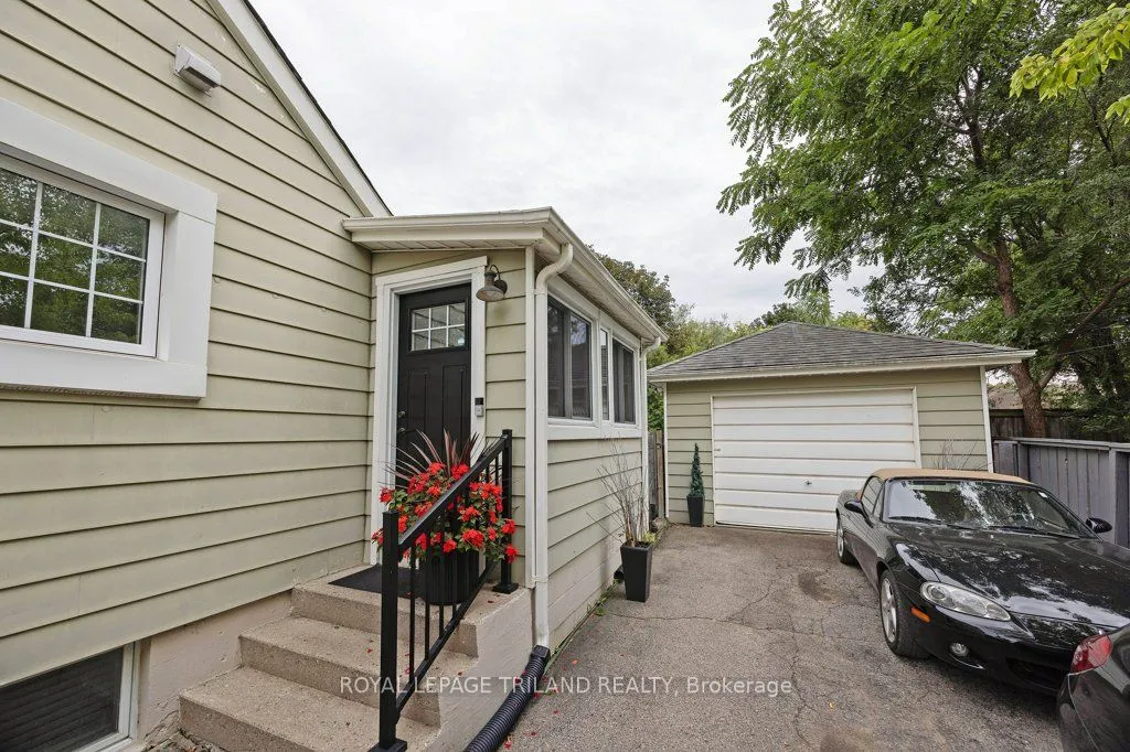 47 Alexandra Street — photo 3
