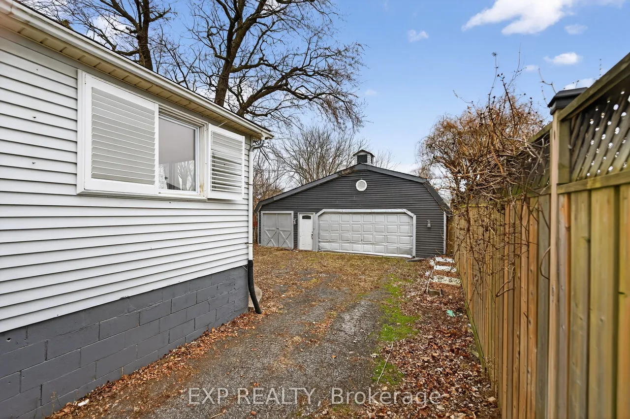4576 Fourth Avenue — photo 45
