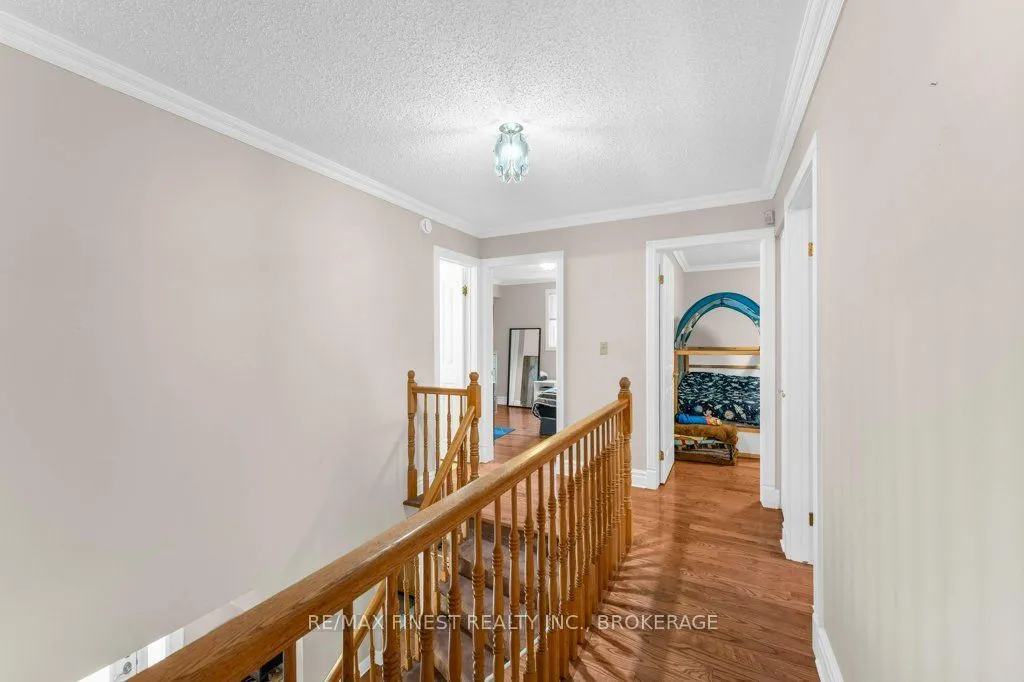 562 Sycamore Street — photo 3