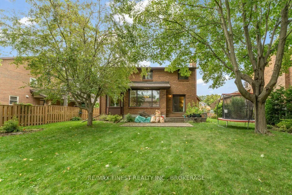 562 Sycamore Street — photo 6