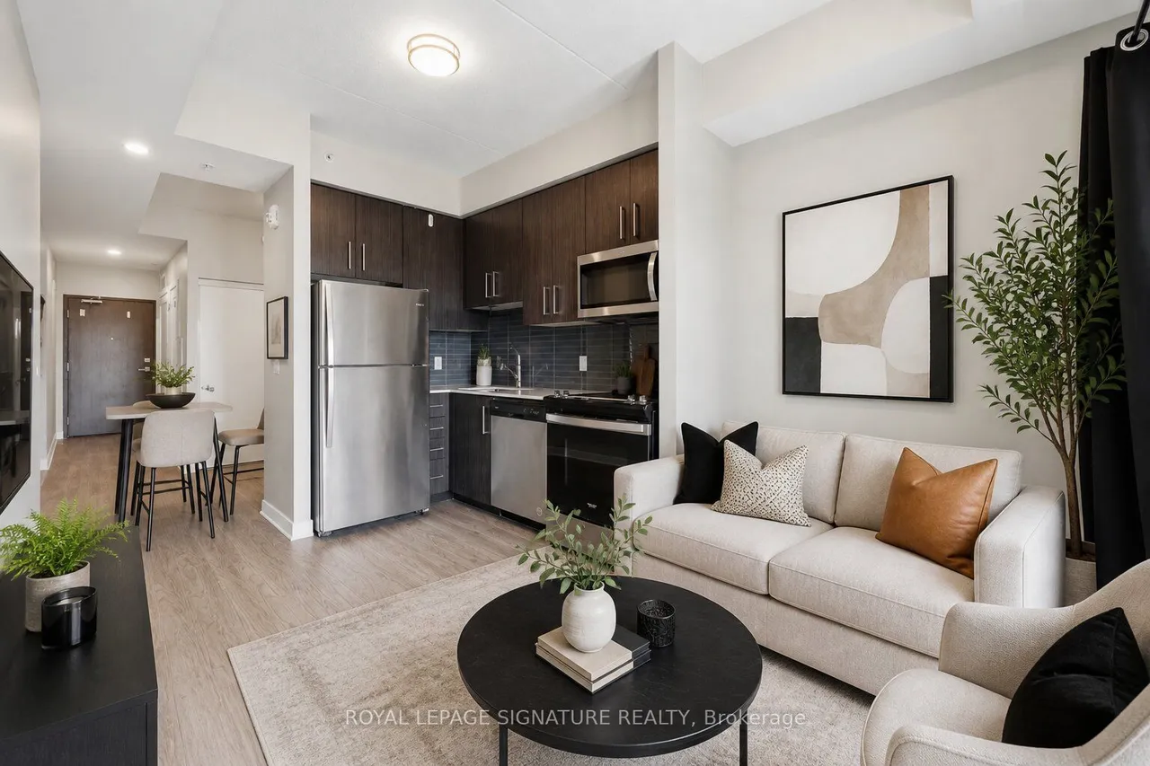 15 Queen Street S