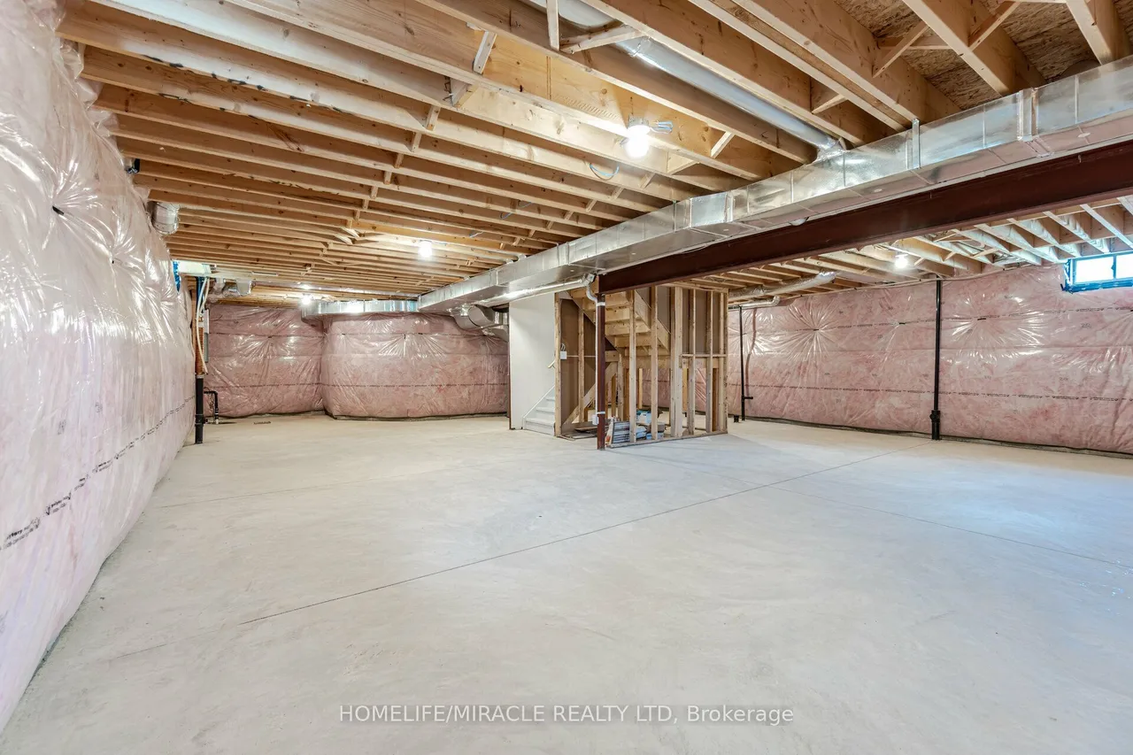 105 Court Drive — photo 47