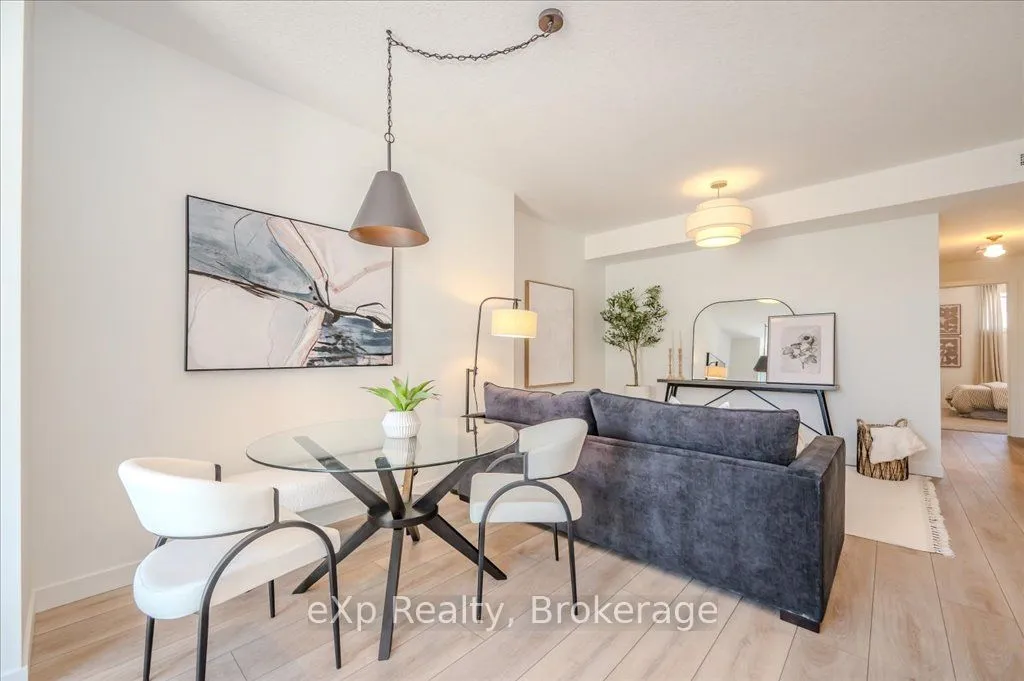 824 Woolwich Street — photo 3