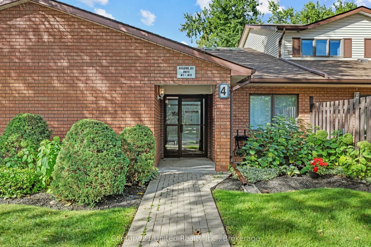 36 Champlain Crescent — photo 2