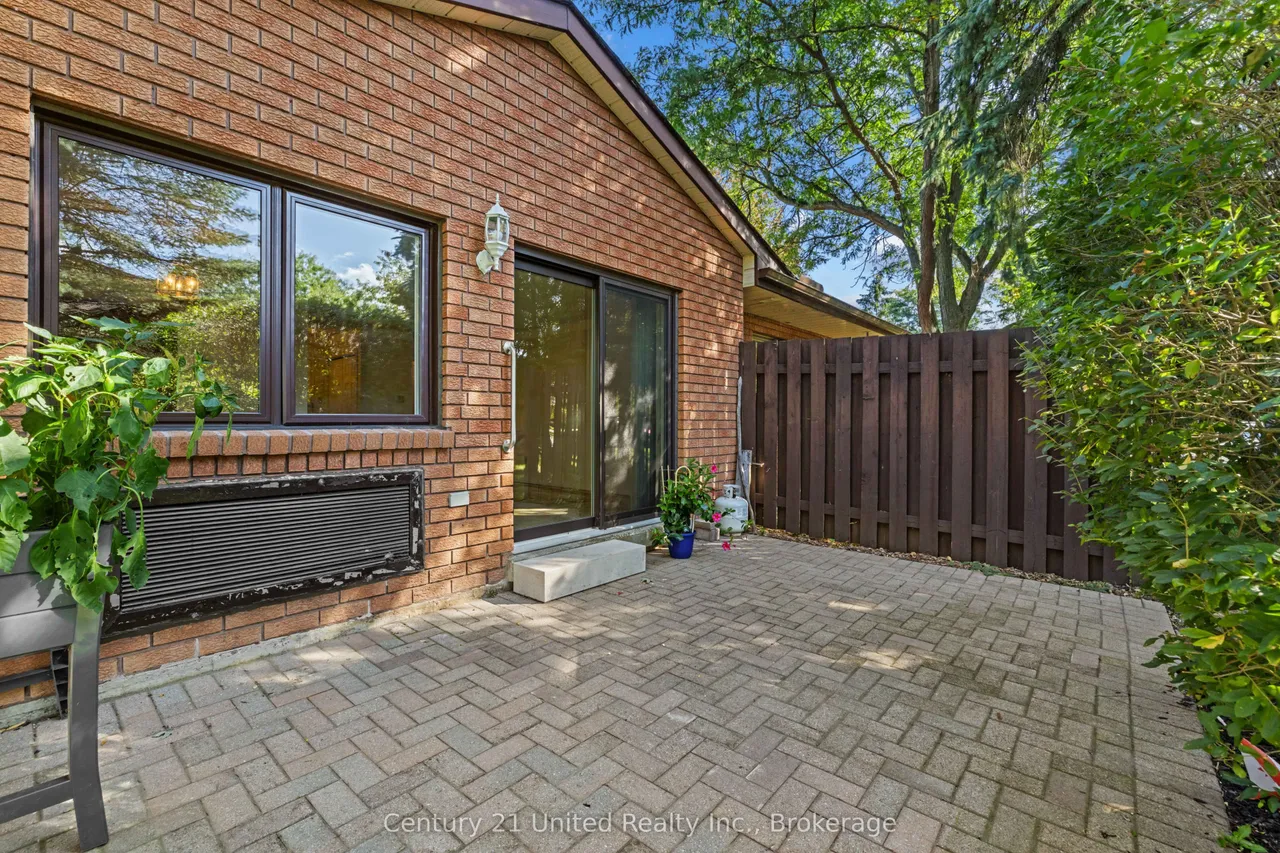 36 Champlain Crescent — photo 23