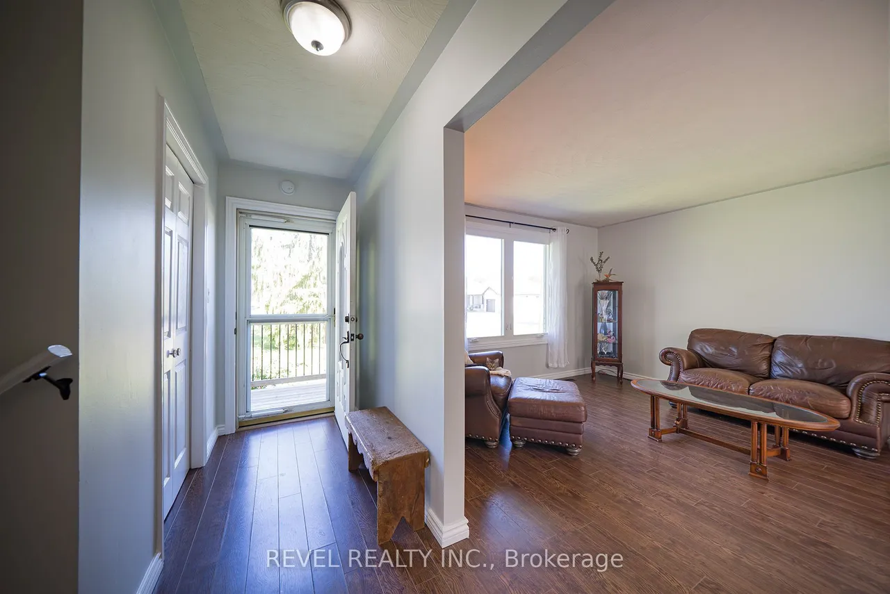 218 Mechanic Street W — photo 3