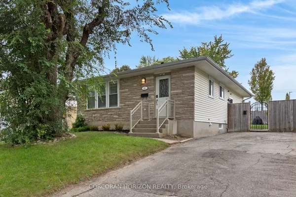 63 Cedarhill Crescent — photo 2