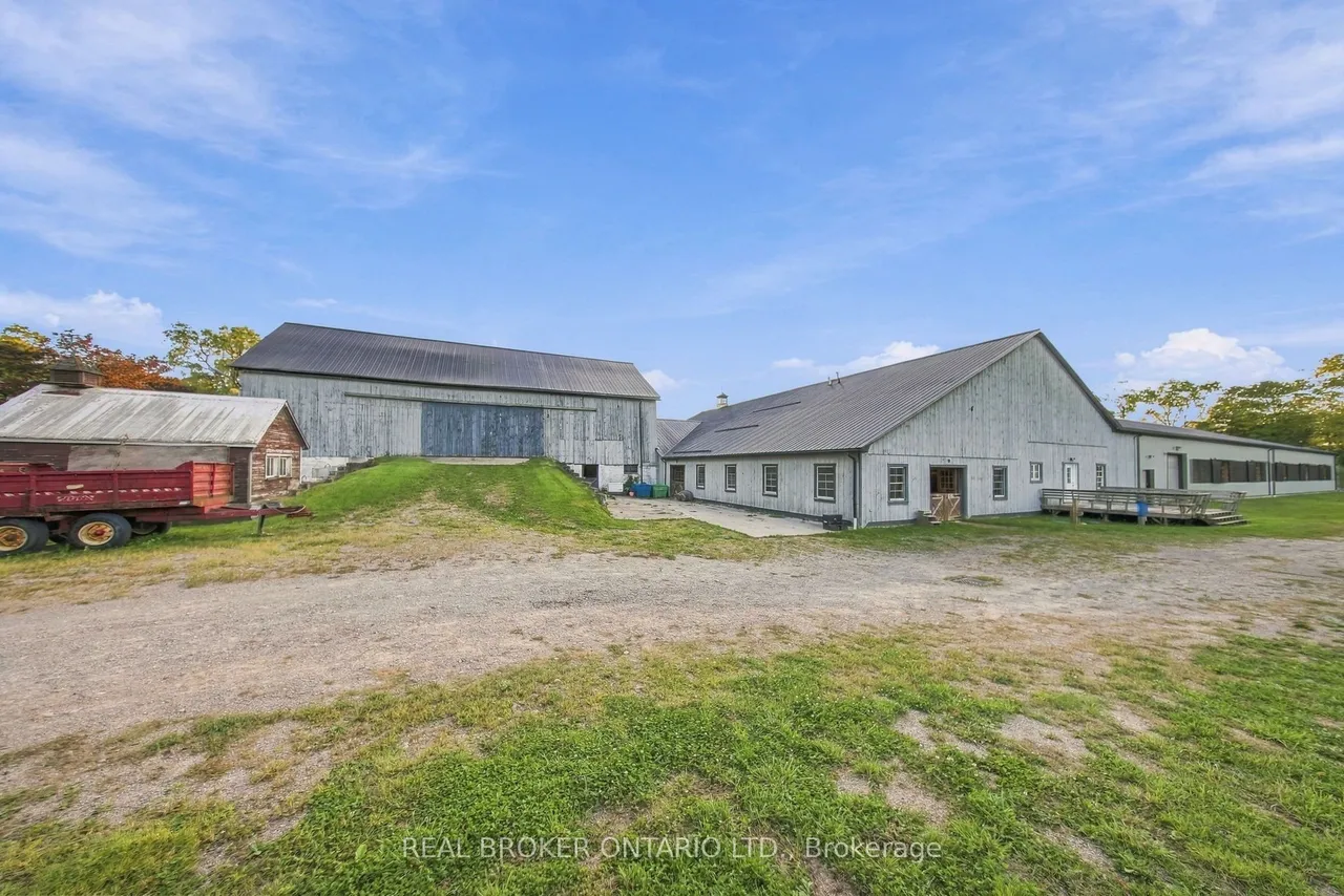 1694 CENTRE RD — photo 34