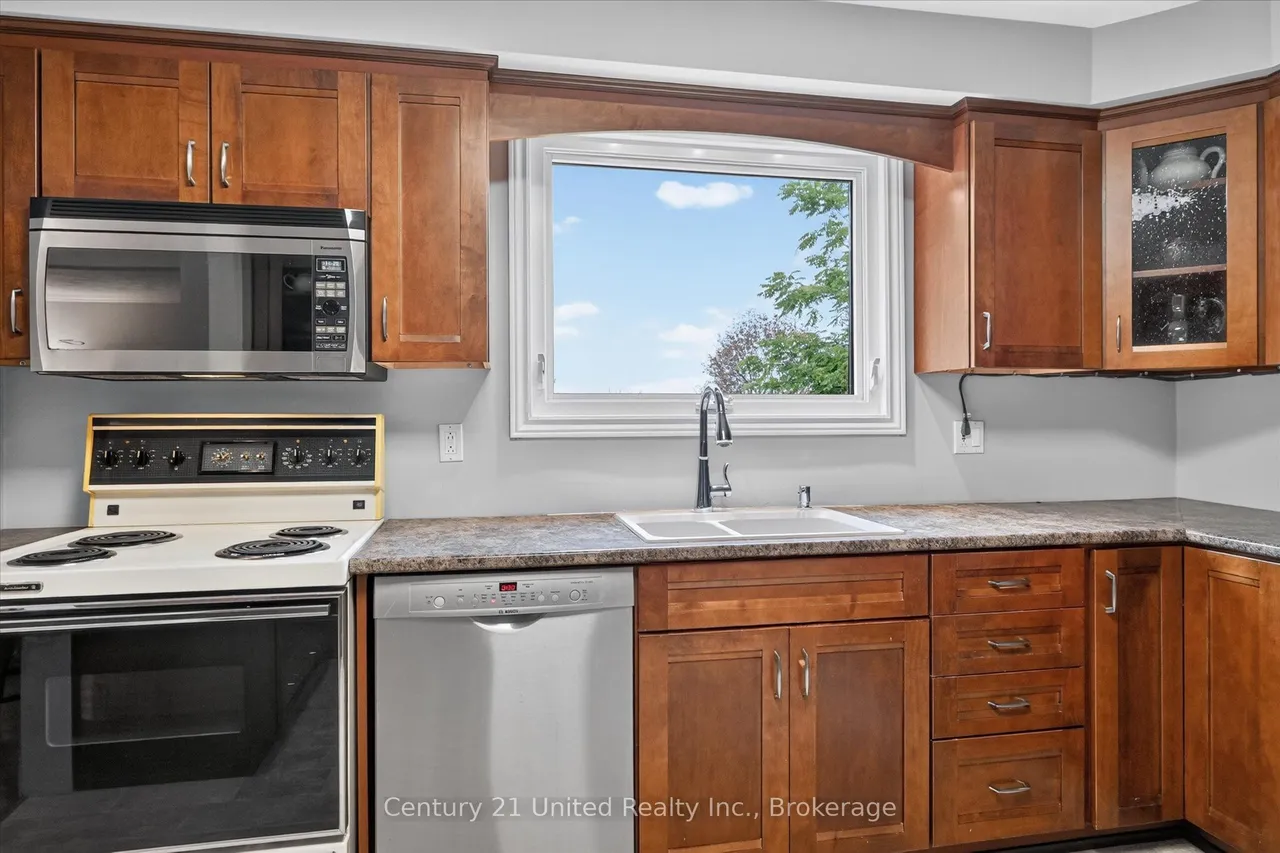537 Montcalm Drive — photo 50