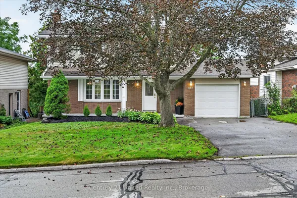 537 Montcalm Drive — photo 2