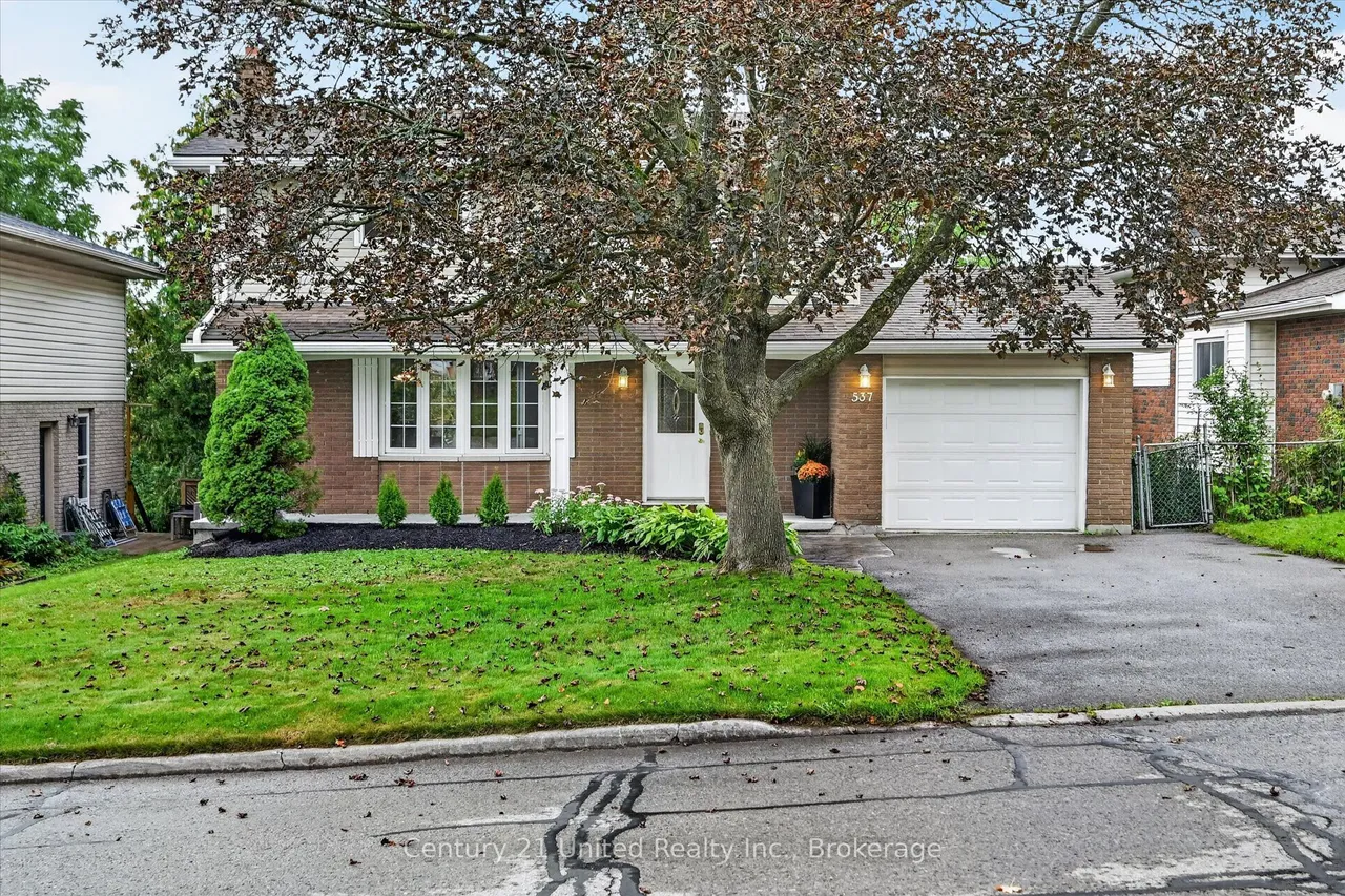 537 Montcalm Drive — photo 2