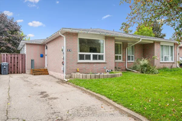 29 Mcilwraith Crescent — photo 2