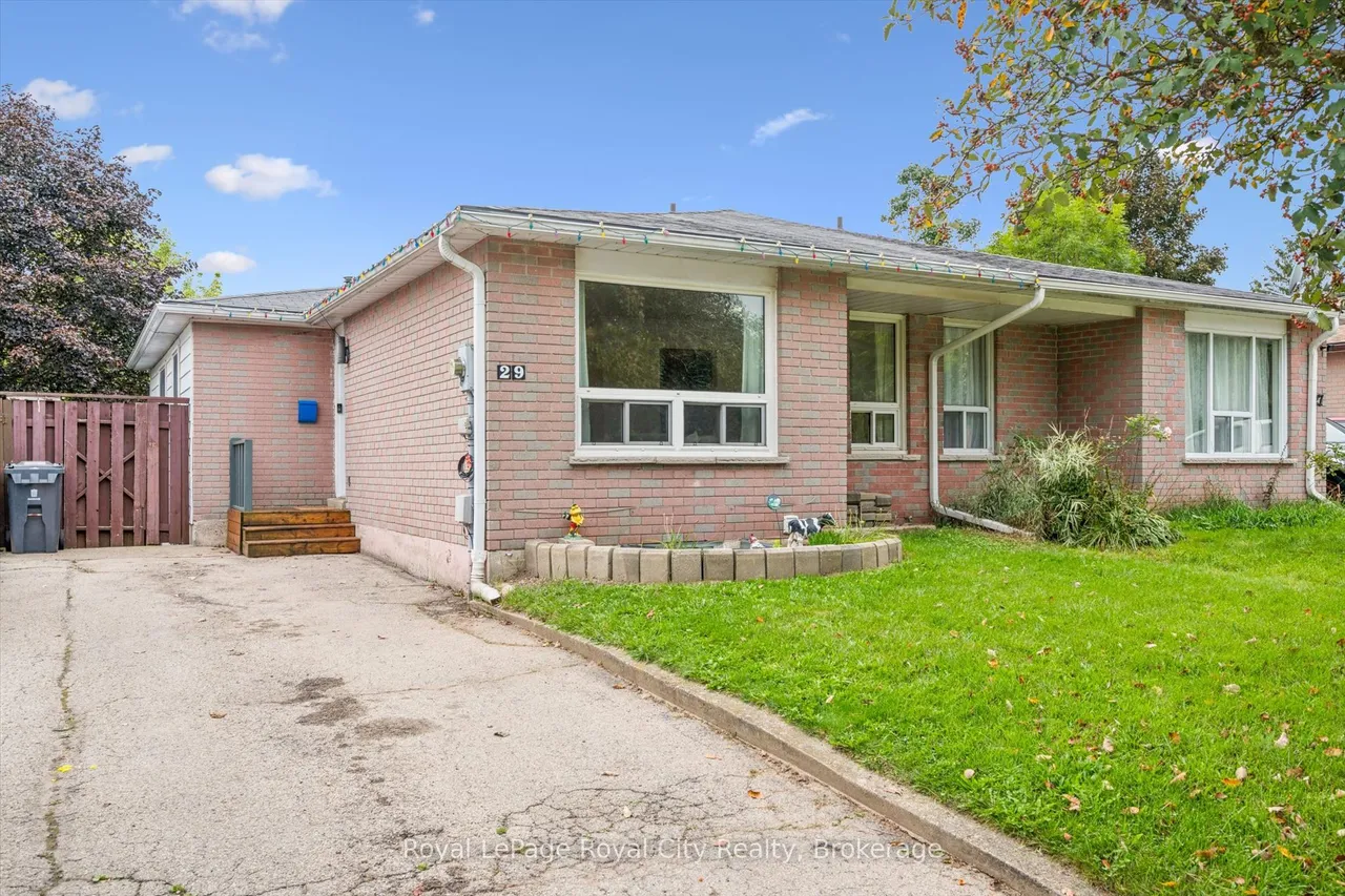29 Mcilwraith Crescent — photo 2