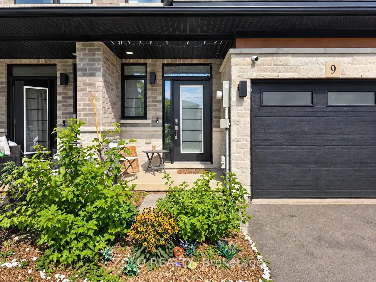 461 Blackburn Drive — photo 3