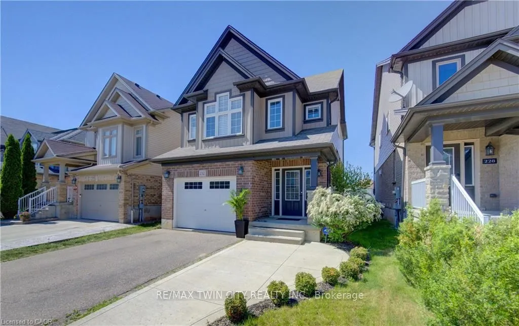 232 CRANBROOK Street — photo 2