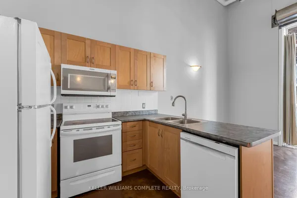11 Rebecca Street — photo 2