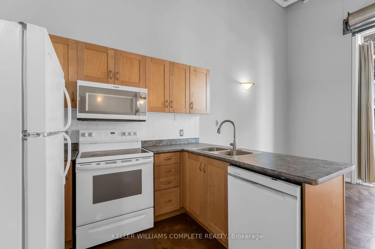 11 Rebecca Street — photo 2