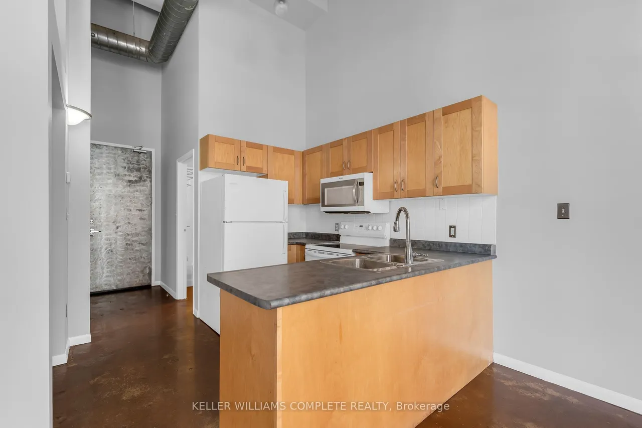 11 Rebecca Street — photo 3