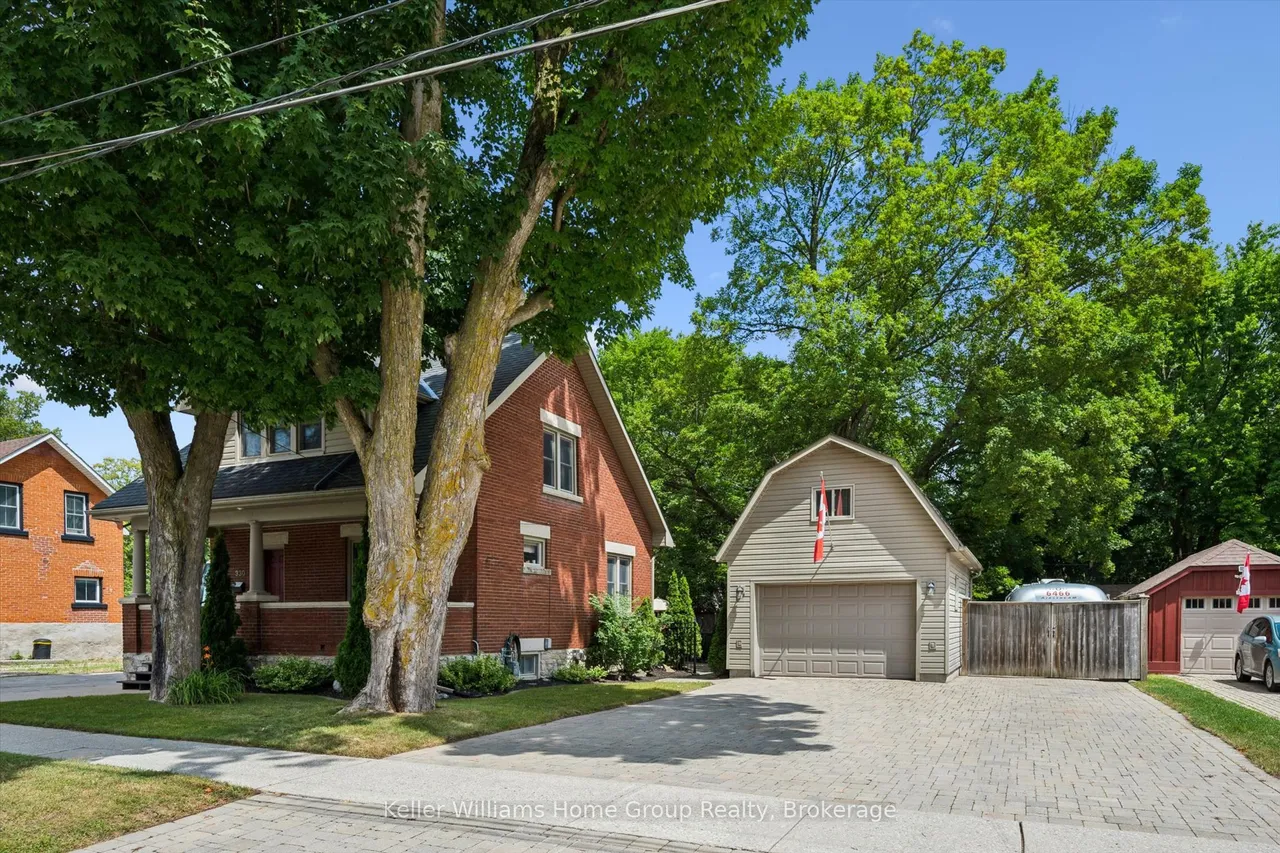 330 Angus Street — photo 3